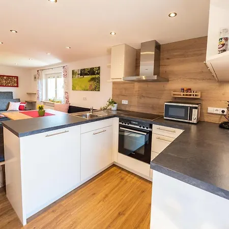 Πανσιόν Haus Hilda Fechtig 3*